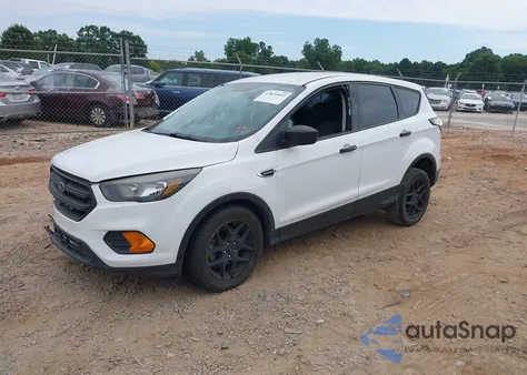 2018 Ford Escape S z USA, uszkodzony, nr VIN 1FMCU0F76JUA29711